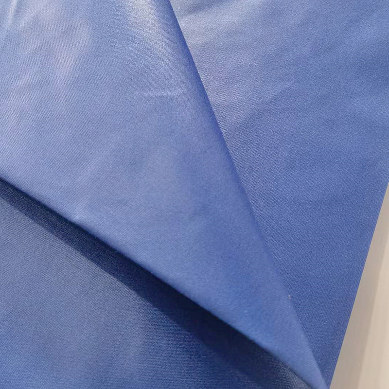 TMIE-08-1-3 Ademende kledingdoek Breedte 115 cm Gewicht 90 GSM Ingrediënt Polyester Geverfd met gladde gepolijste polyester popeline stof
