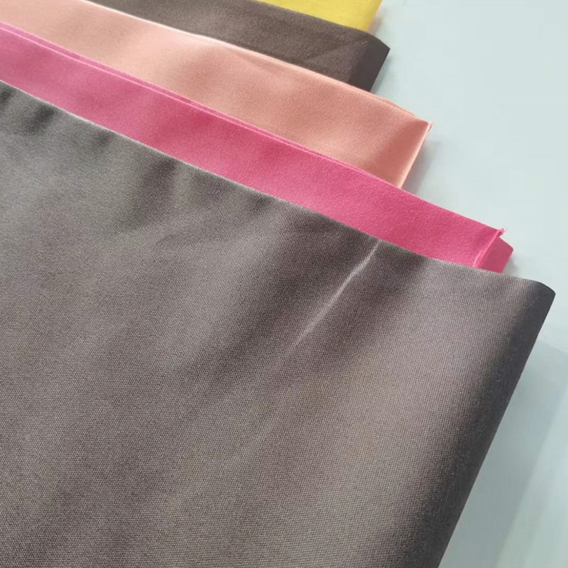 TMIE-08-1-2 85GSM 125cm Comfortabel kledingshirt en soepele voeringstof 100% polyester Verschillende kleuren beschikbaar Geverfd gepolijst polyester popeline stof