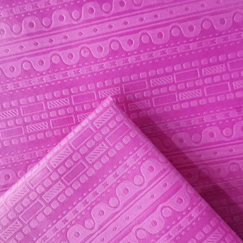 TMIE-08-2-3 115GSM 100% polyester Hoge dichtheid, hoog aantal geverfd met geometrisch patroon Reliëf polypopeline stof
