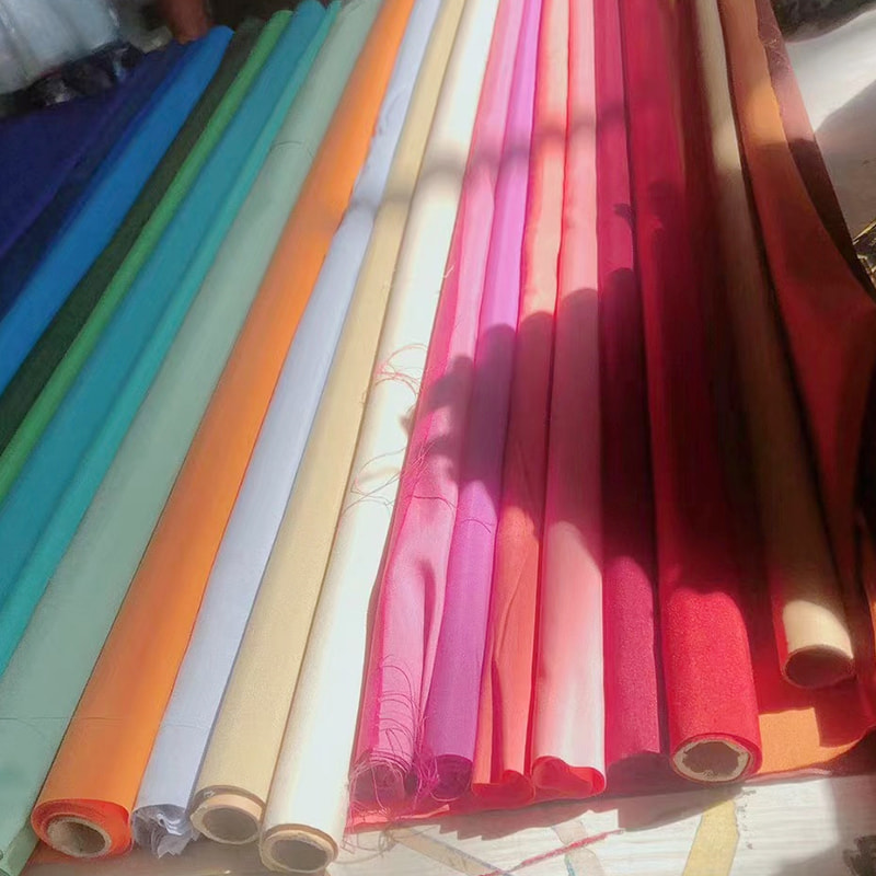TMIE-08-5-2 112 cm breedte Lichtgewicht 75GSM Aangepaste kleur en meer dan 100+ kleuren Geverfde voering Polyester popeline stof